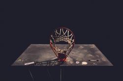 Uzi与40激战IG分钟，晋级下一阶段胜负难料！，Faker焦点对战气势如虹延续