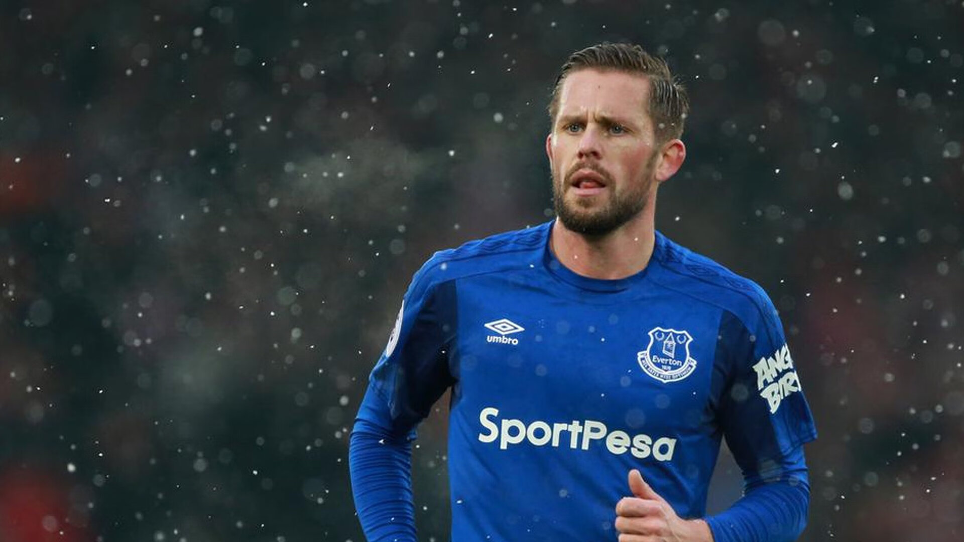 浓眉赛后谦逊发言登热搜,上海申花小胜皇家马德里引发热议